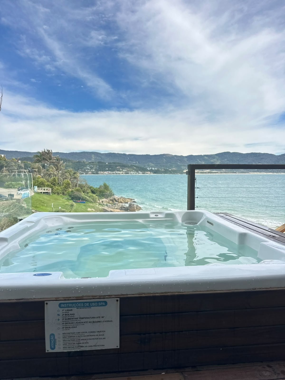 Casa Alto Padrão com Vista para o Mar — Praia da Vigia